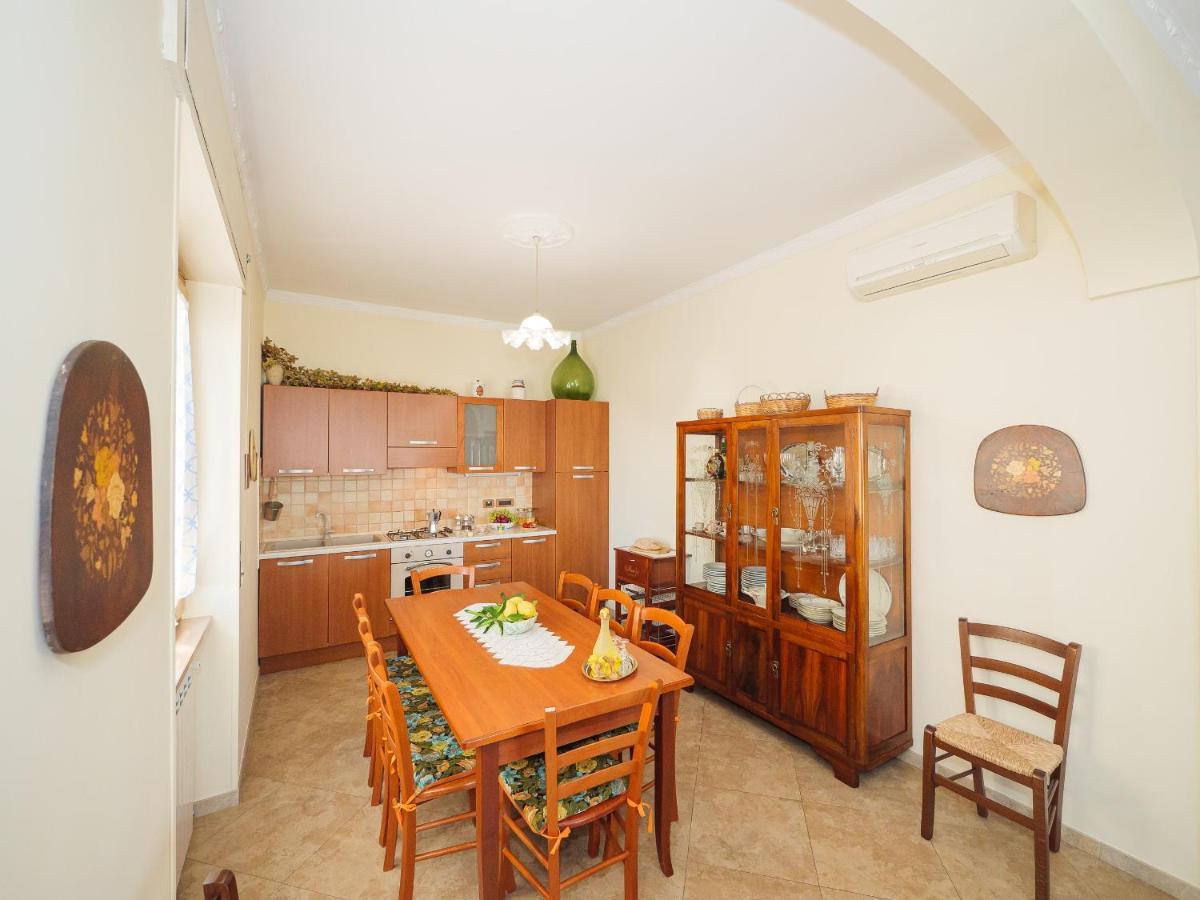 Aranci Apt 67 - Sorrento Centre And Vesuvius View ภายนอก รูปภาพ