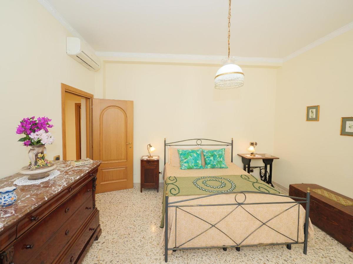 Aranci Apt 67 - Sorrento Centre And Vesuvius View ภายนอก รูปภาพ